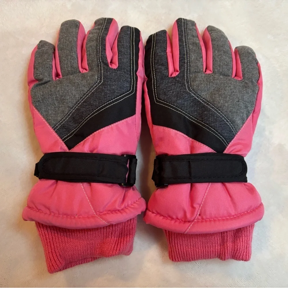 NWOT 3M Thinsulate Mittens Kids Pink and Gray Size M/L
